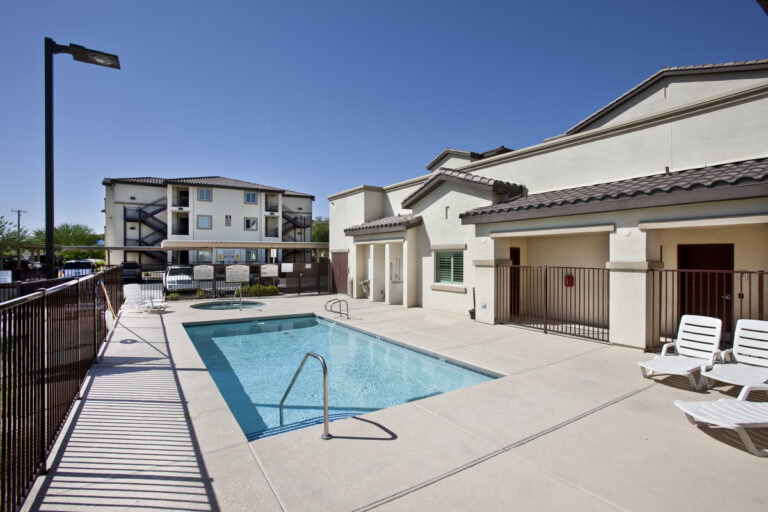 3 358982 2120805 1 768x512