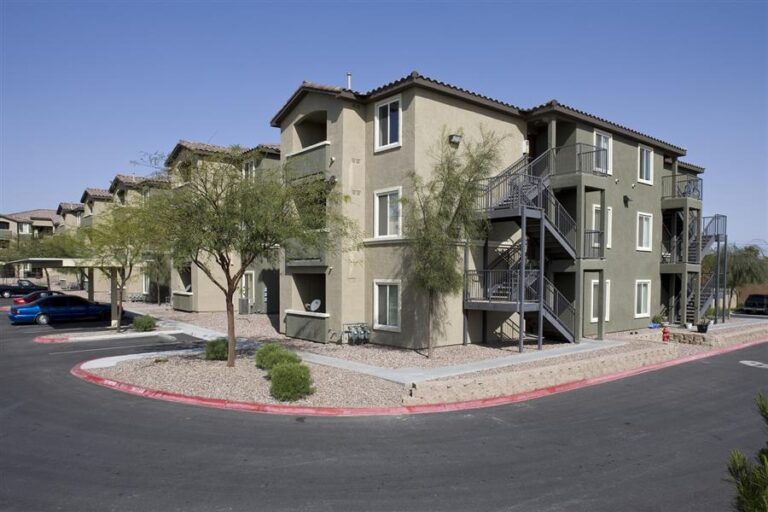 NV LasVegas McFarland p0537843 1 01 flash 2 768x512