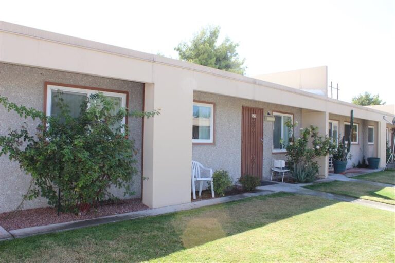 NV LasVegas MonsignorCTShallow p0537844 4 flash 2 768x512